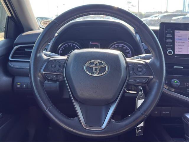 Used 2022 Toyota Camry SE FWD image 11