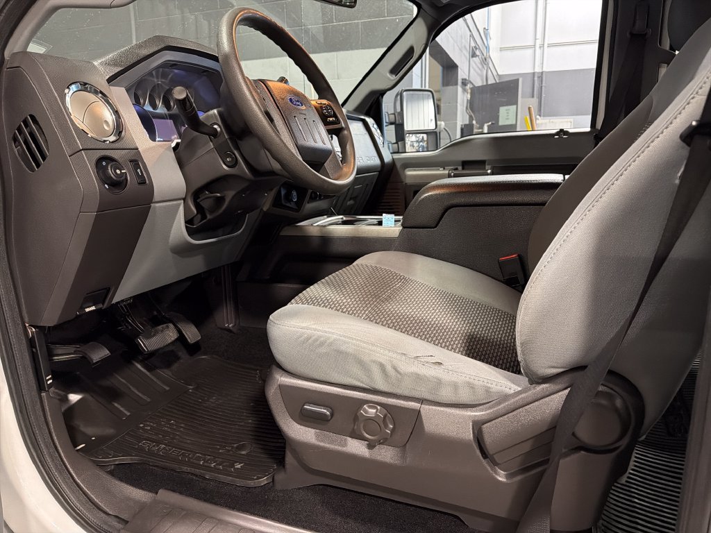 Used 2011 Ford F250 XLT w/ XLT Premium Pkg AWD/4WD image 3