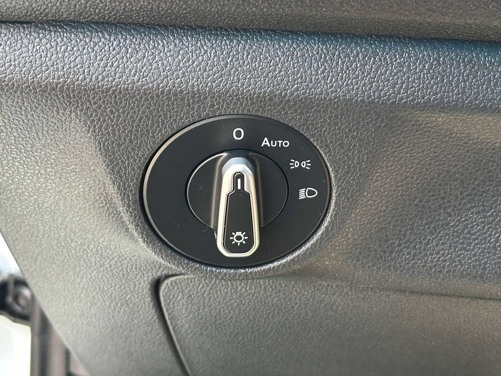 Used 2022 Volkswagen Jetta SEL FWD image 30