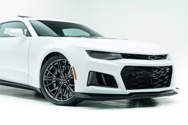 Used 2018 Chevrolet Camaro ZL1 RWD image 10