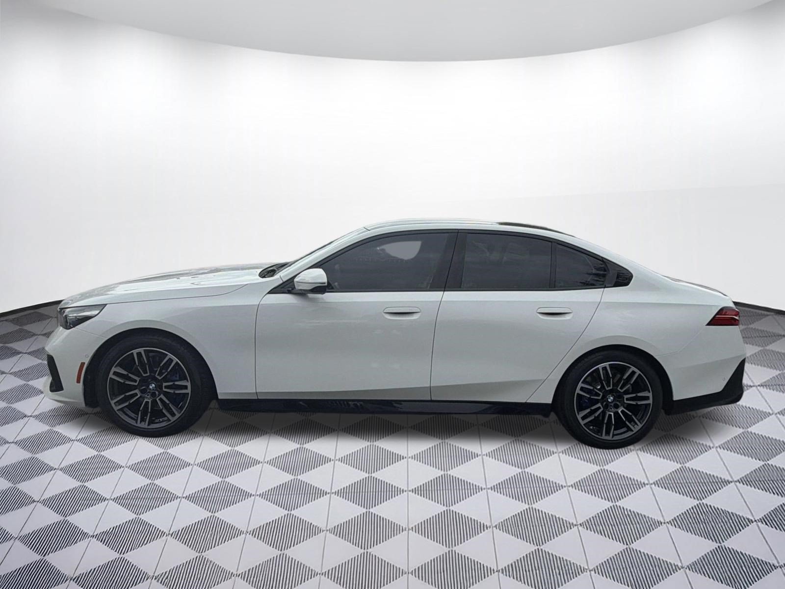 Certified 2024 BMW 530i xDrive w/ M Sport Package AWD/4WD image 2