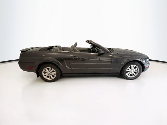 Used 2007 Ford Mustang Deluxe image 8