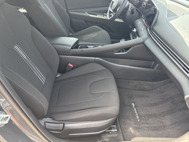 Certified 2025 Hyundai Elantra SEL FWD image 13
