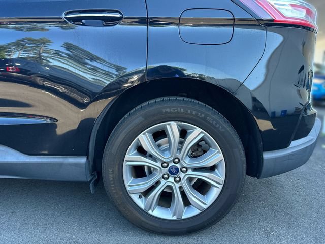 Certified 2019 Ford Edge Titanium w/ Cold Weather Package AWD/4WD image 10