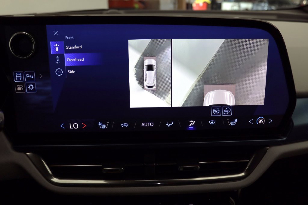Certified 2025 Chevrolet Equinox EV LT FWD image 24