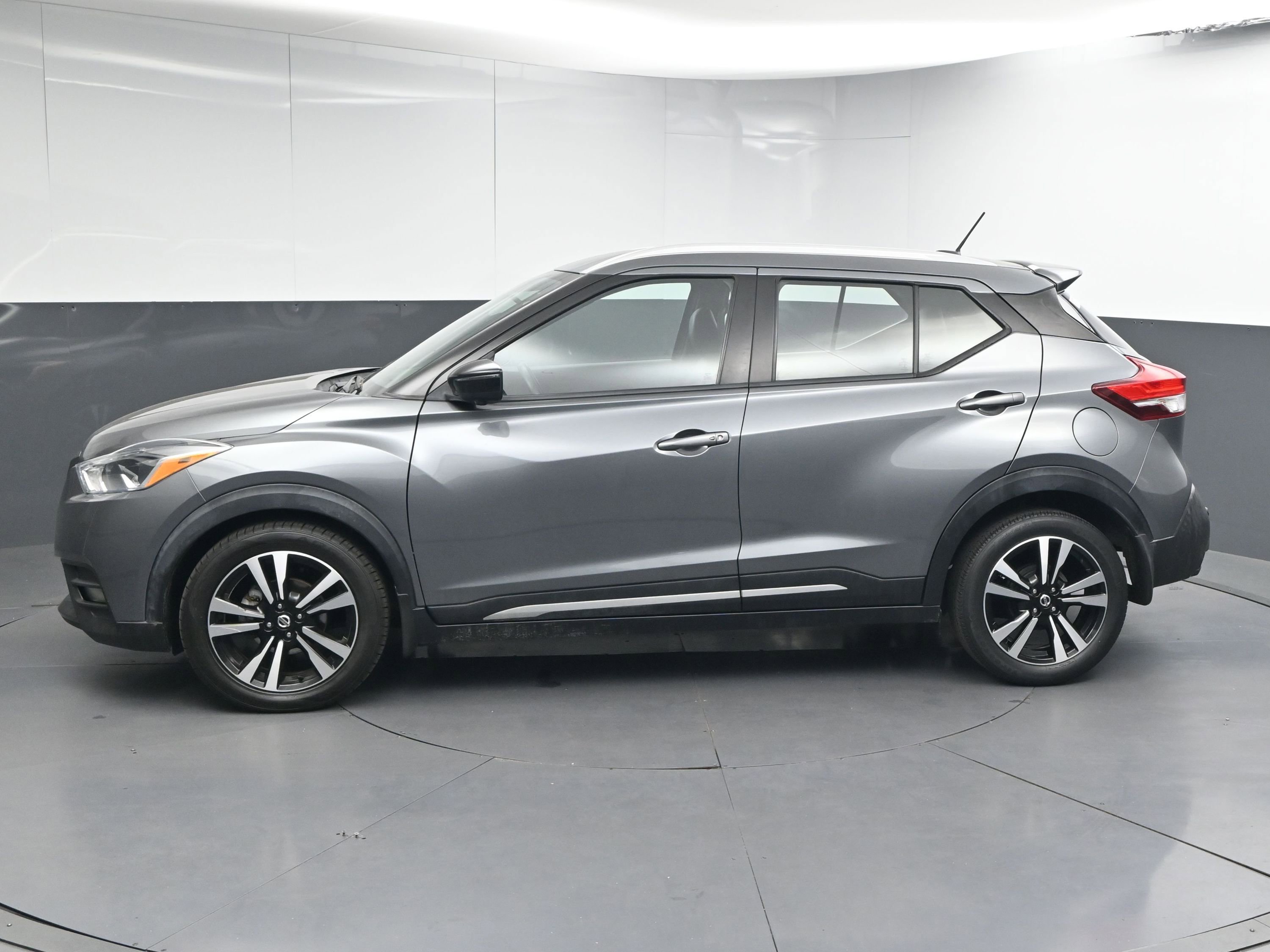 Used 2020 Nissan Kicks SR w/ SR Premium Package image 5