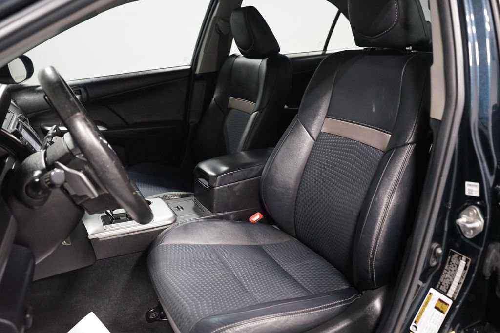 Used 2014 Toyota Camry SE FWD image 22