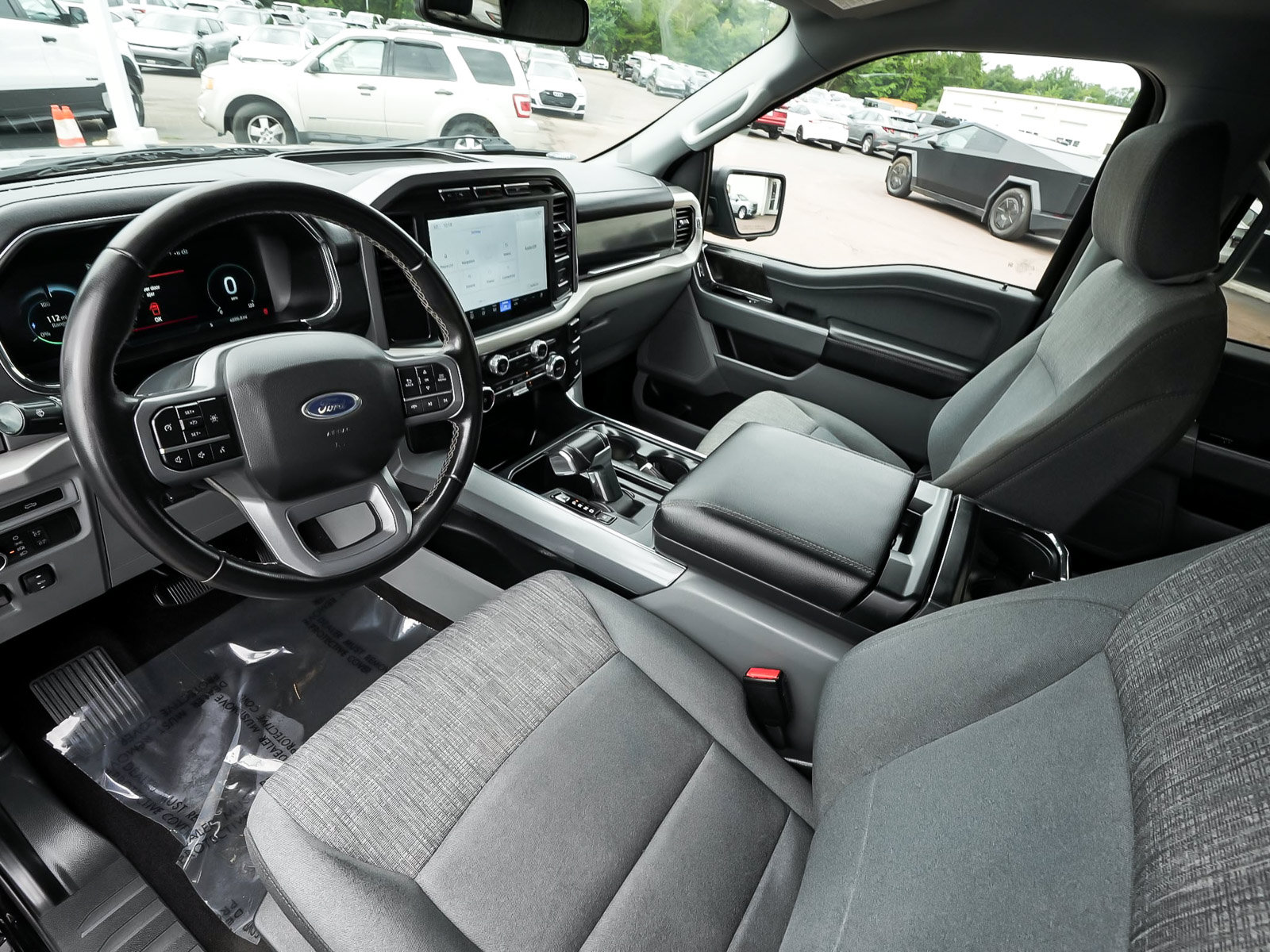 Used 2023 Ford F150 Lightning XLT AWD/4WD image 17