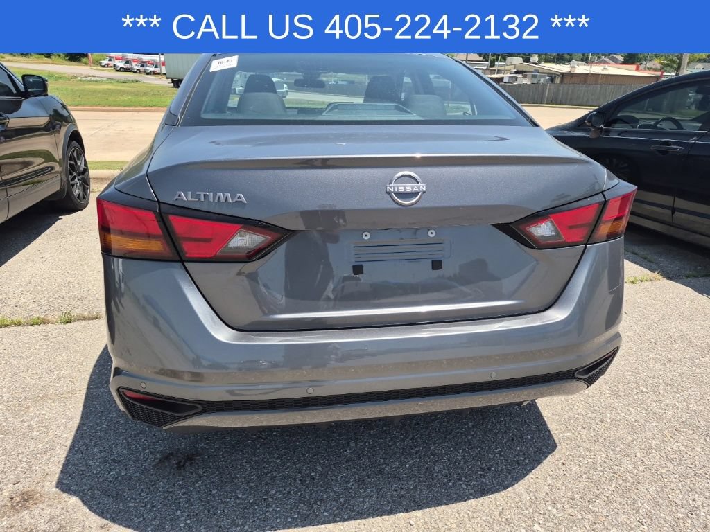 Used 2025 Nissan Altima 2.5 SV FWD image 11