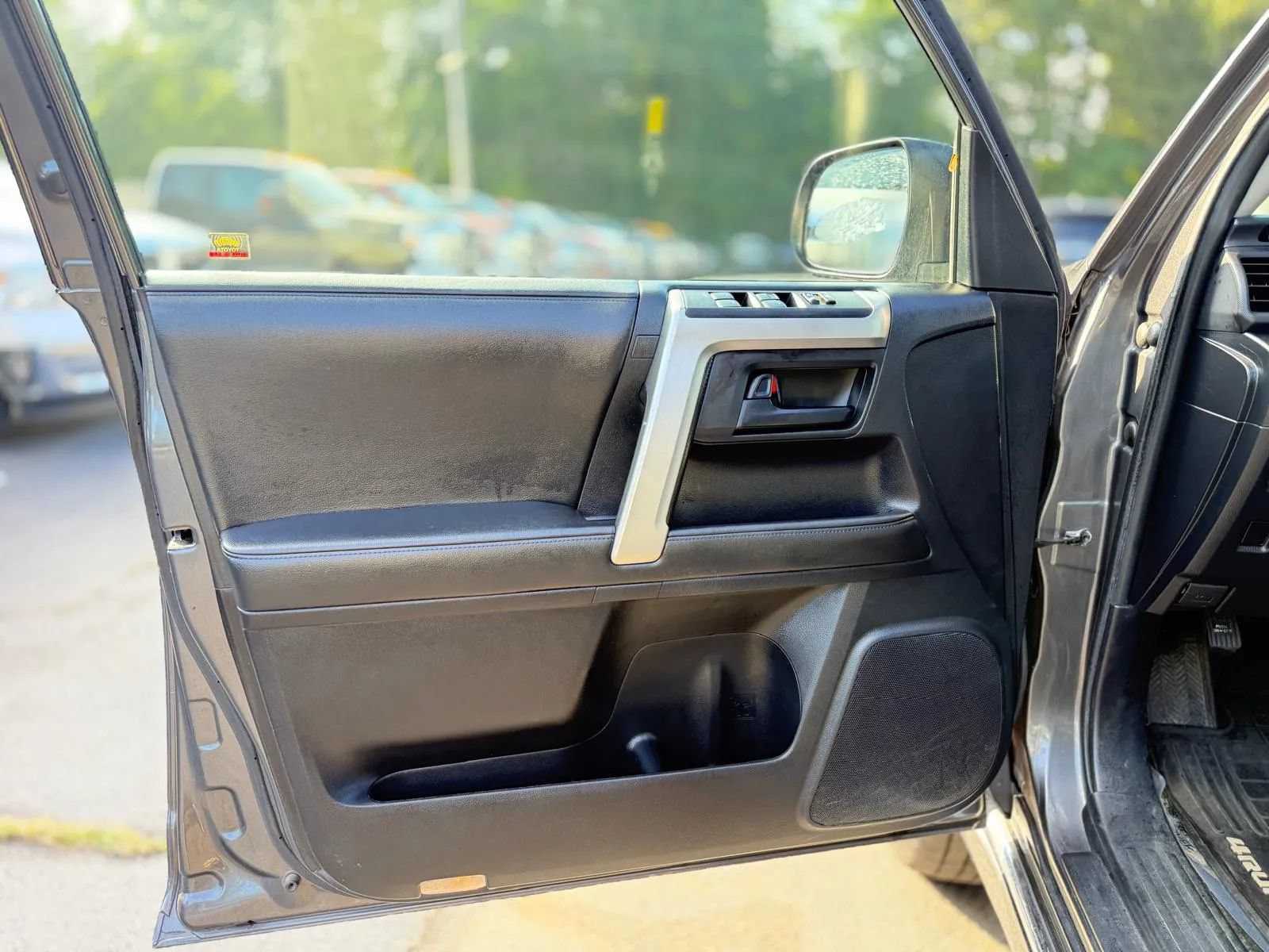 Used 2011 Toyota 4Runner Limited AWD/4WD image 26