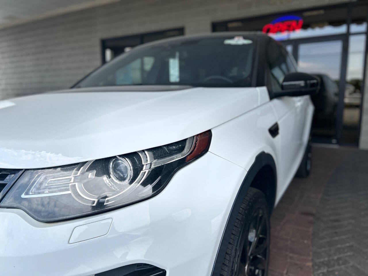 Used 2017 Land Rover Discovery Sport HSE AWD/4WD image 27