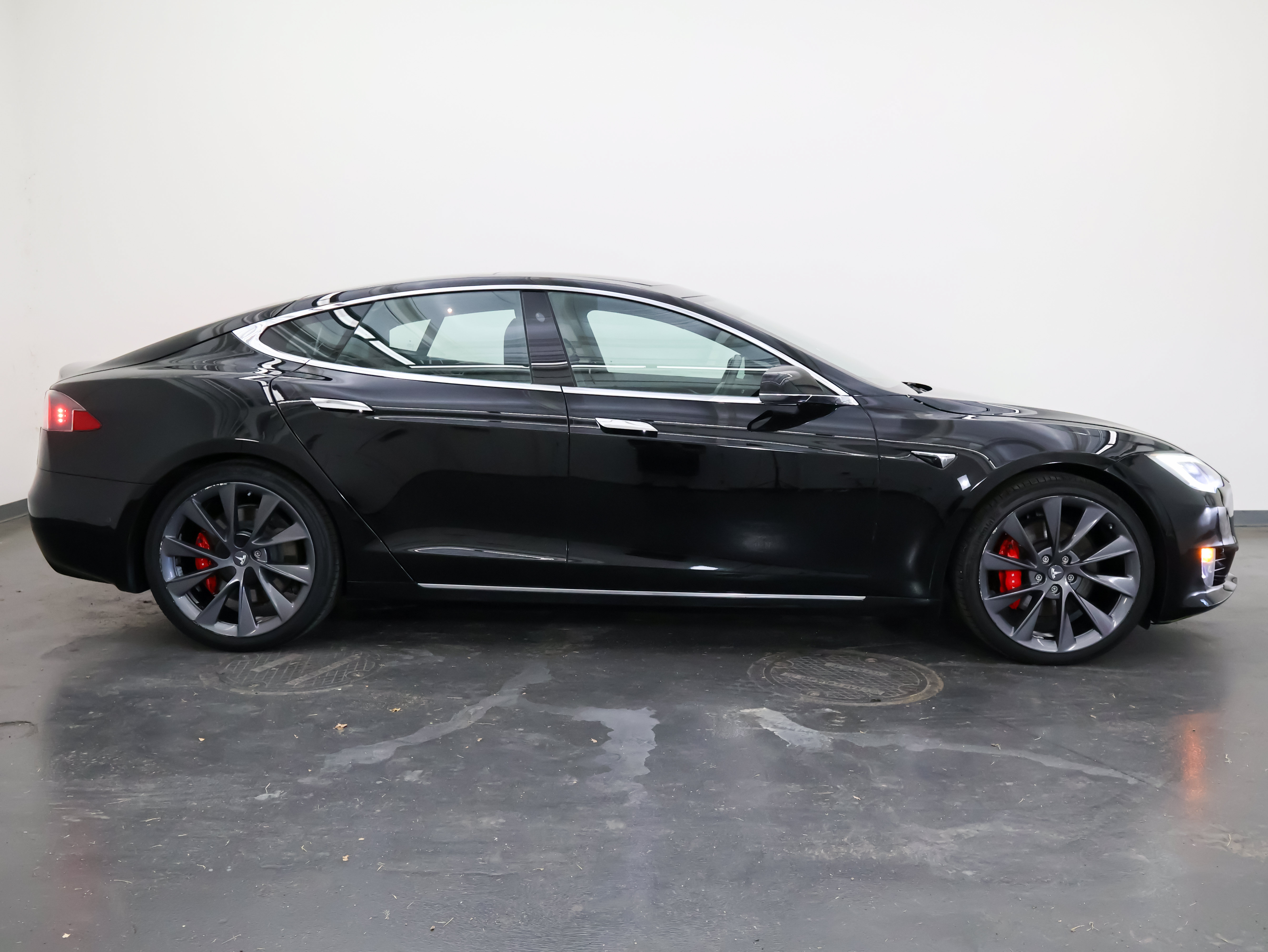 Used 2018 Tesla Model S P100D AWD/4WD image 2