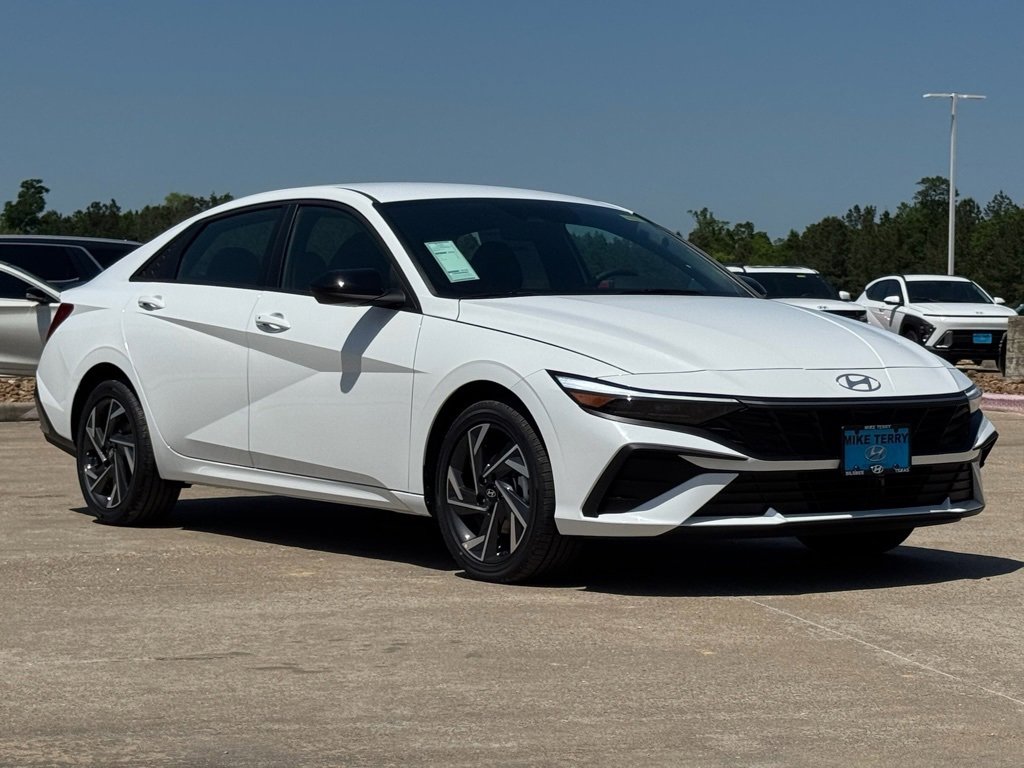 New 2025 Hyundai Elantra SEL image 8