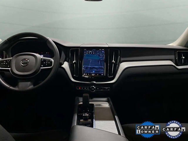 Used 2025 Volvo XC60 B5 Plus image 12