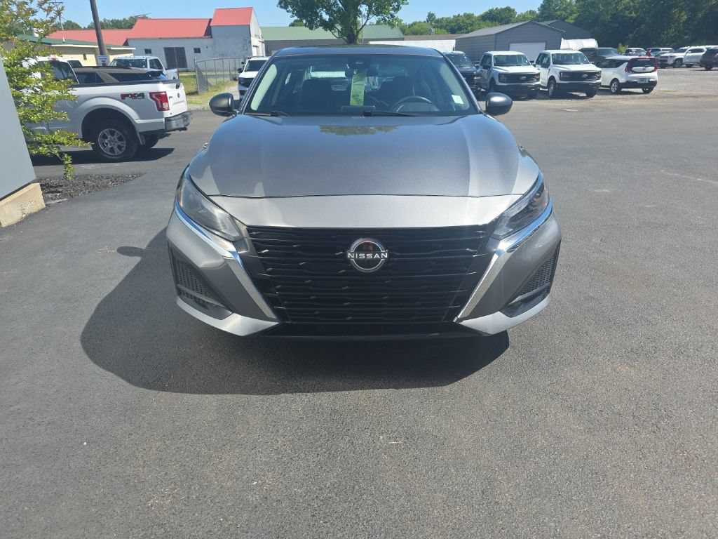 Used 2025 Nissan Altima 2.5 SV FWD image 5