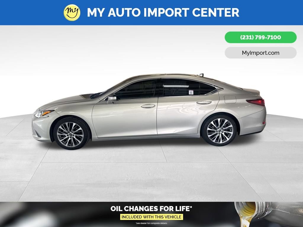 Used 2019 Lexus ES 350 350 Luxury w/ Accessory Package 2 image 4