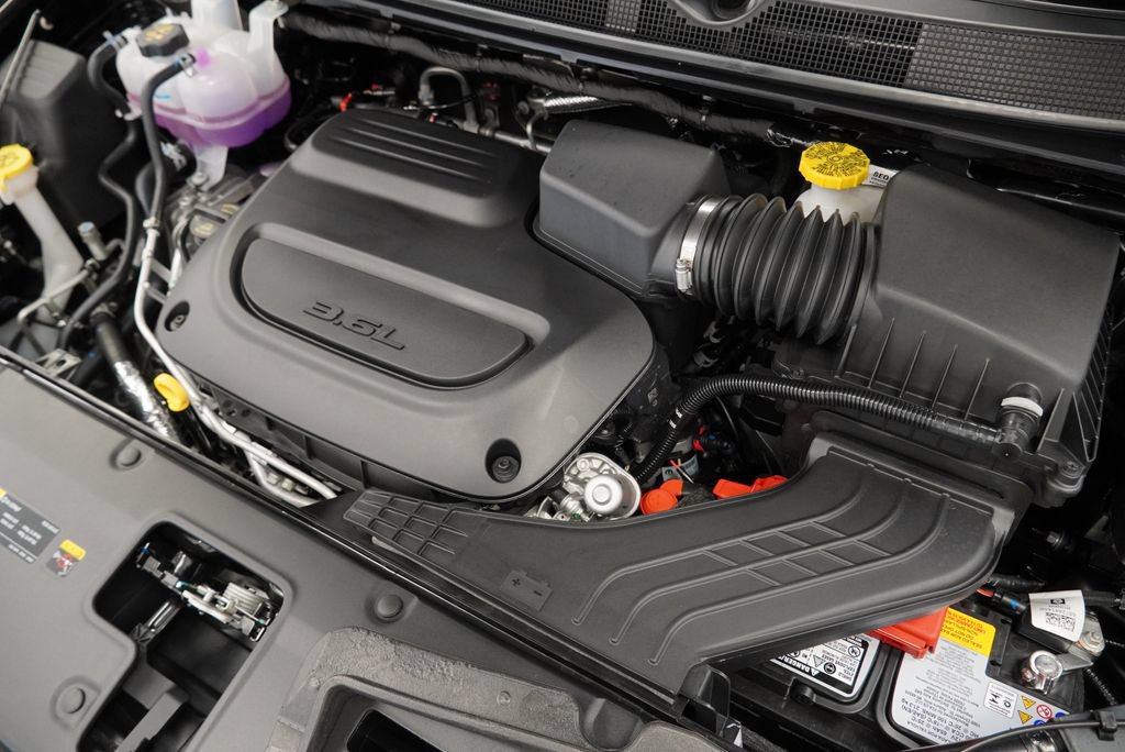 New 2027 Chrysler Pacifica Select FWD image 36