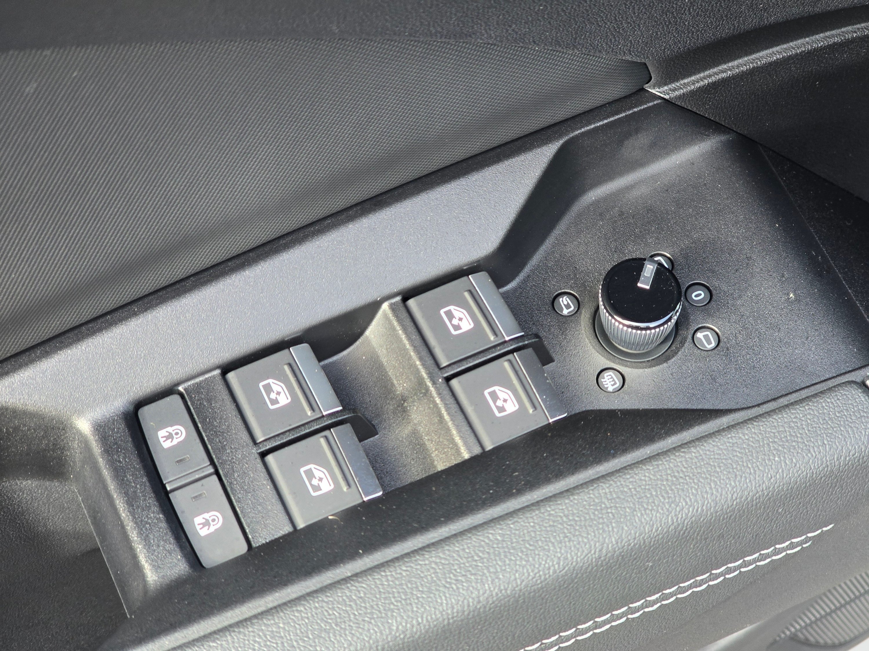 Used 2023 Audi Q4 e-tron Premium Plus AWD/4WD image 37