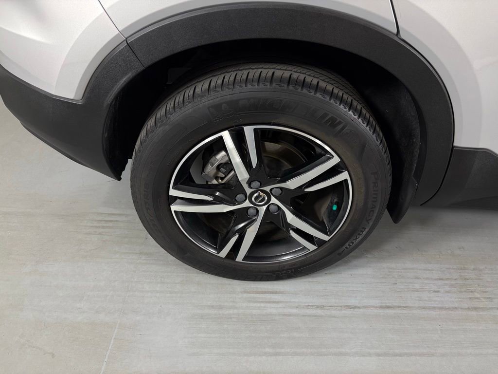 Used 2023 Volvo XC40 B5 Plus w/ Protection Package image 11