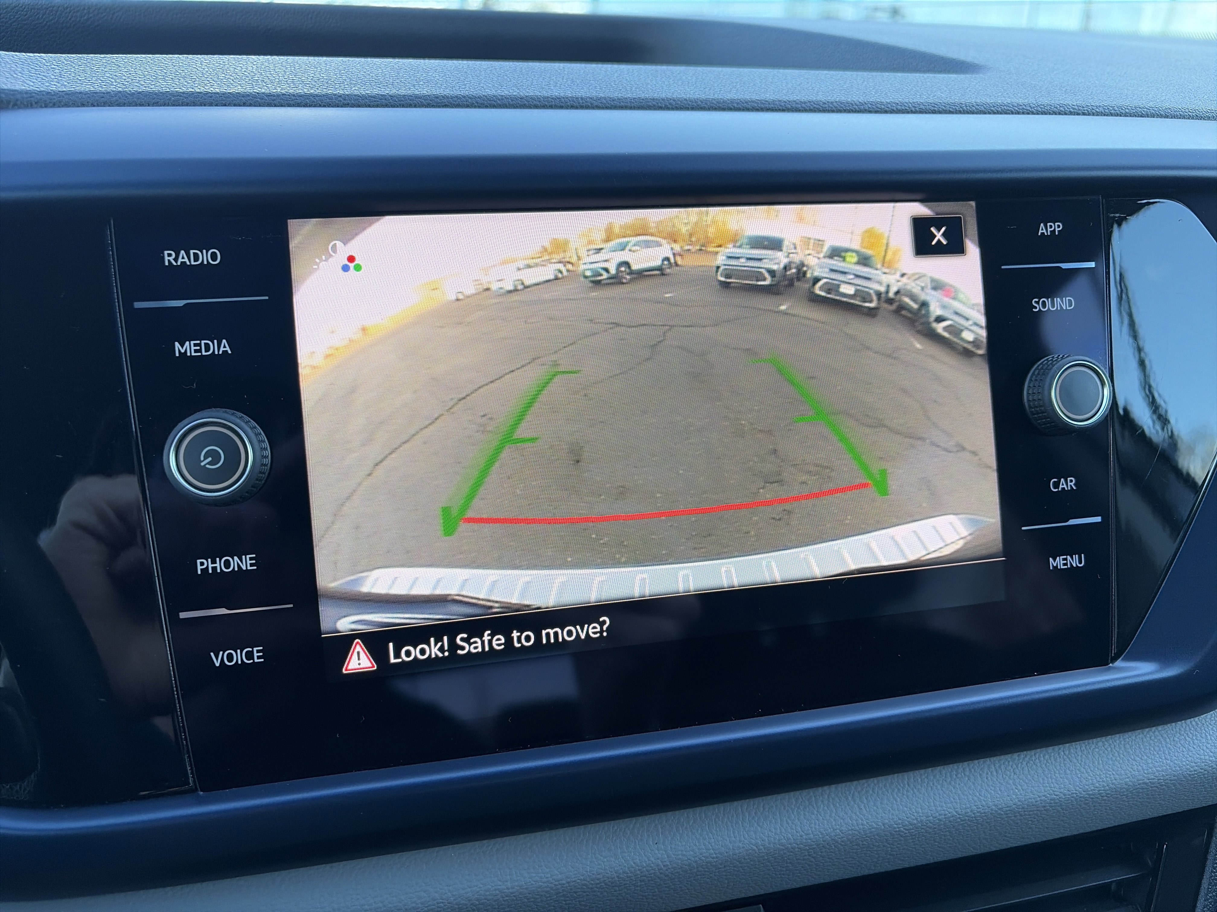 Certified 2023 Volkswagen Taos SE w/ Panoramic Sunroof Package image 25