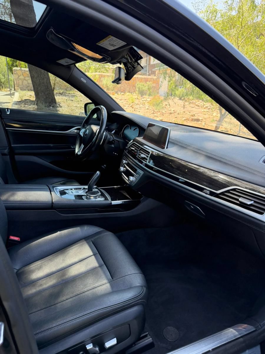 Used 2019 BMW 740i xDrive w/ M Sport Package AWD/4WD image 11