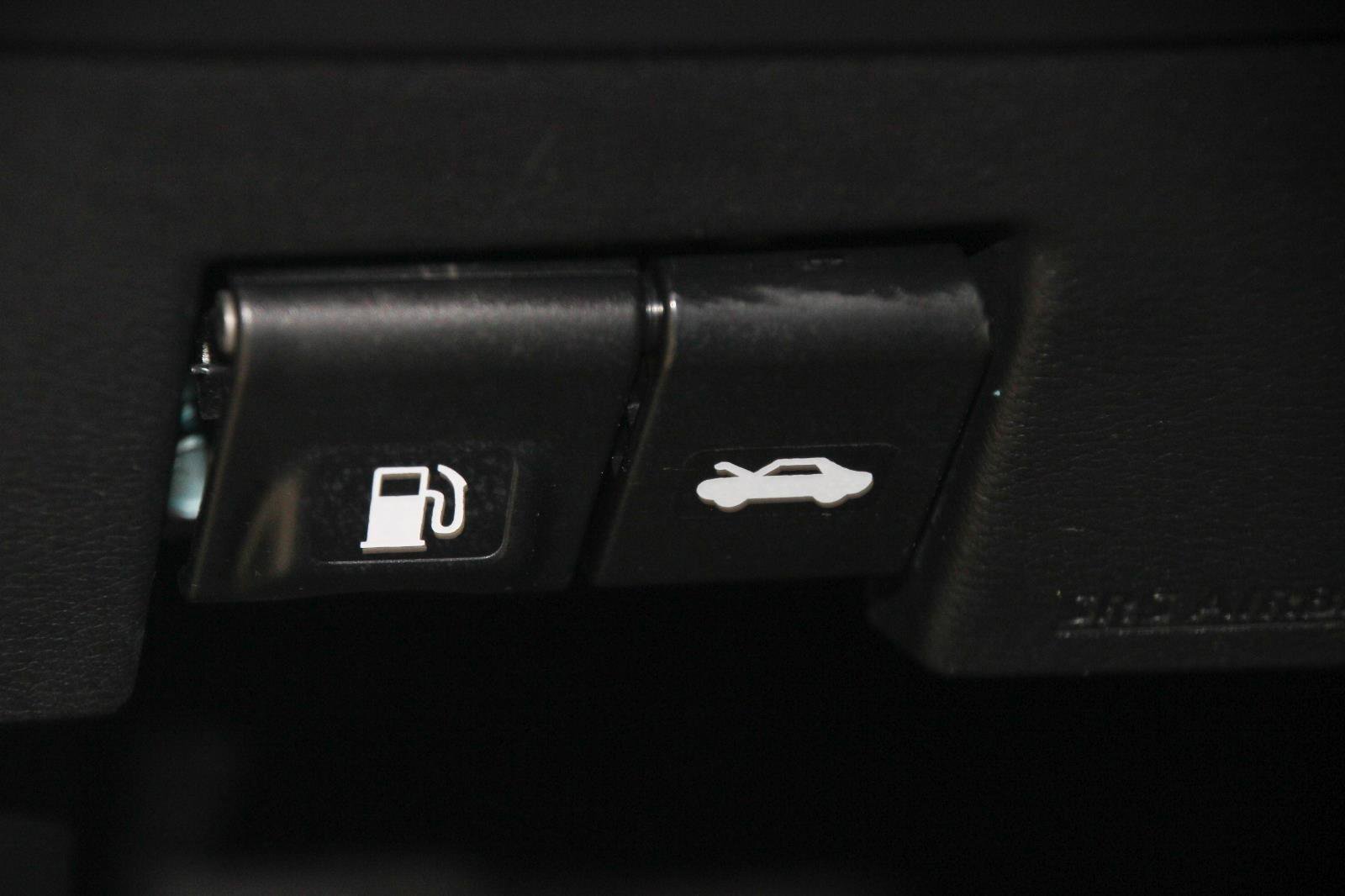 Used 2024 Nissan Kicks SR w/ SR Premium Package image 13