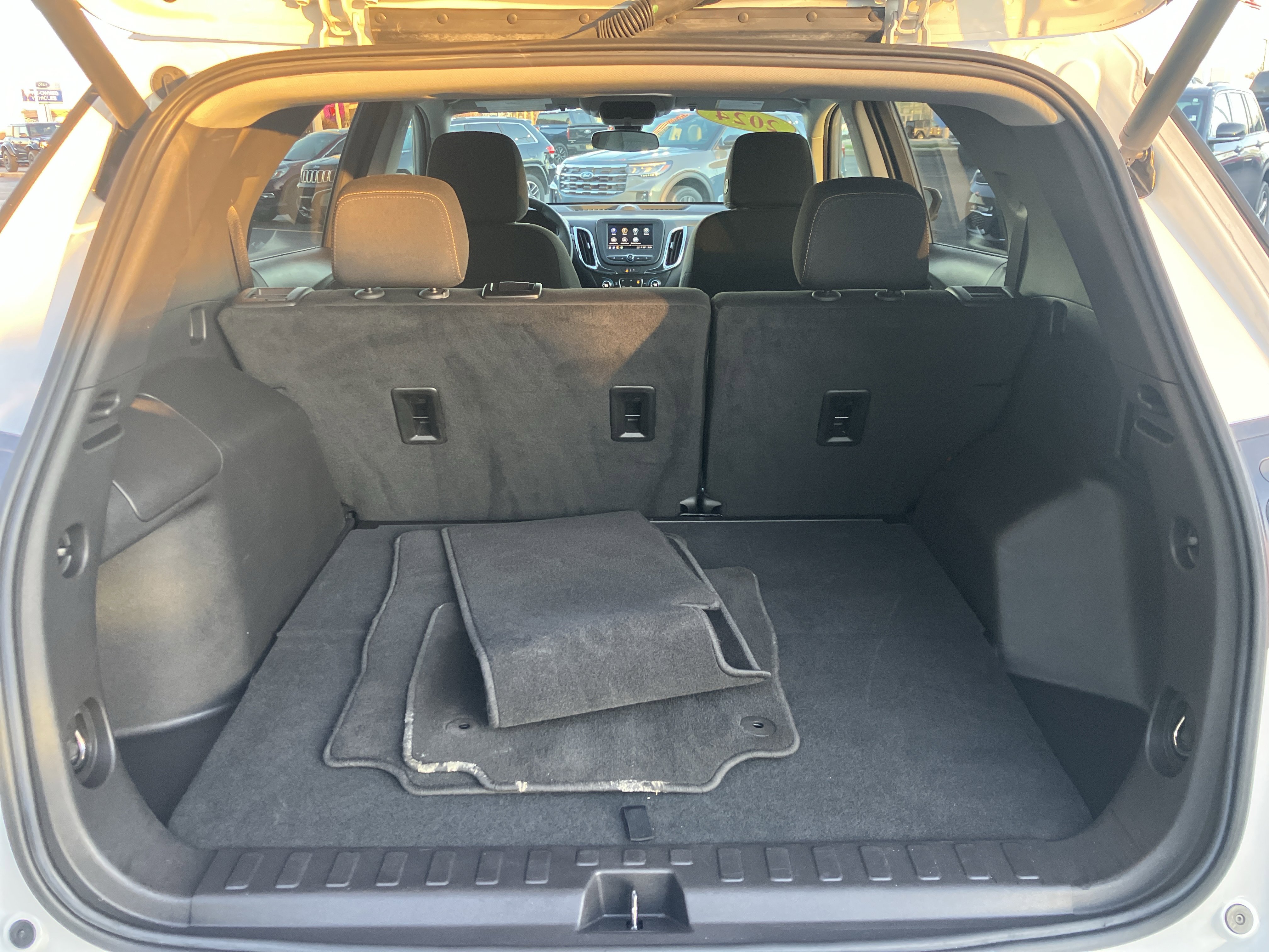 Used 2024 Chevrolet Equinox LT image 12