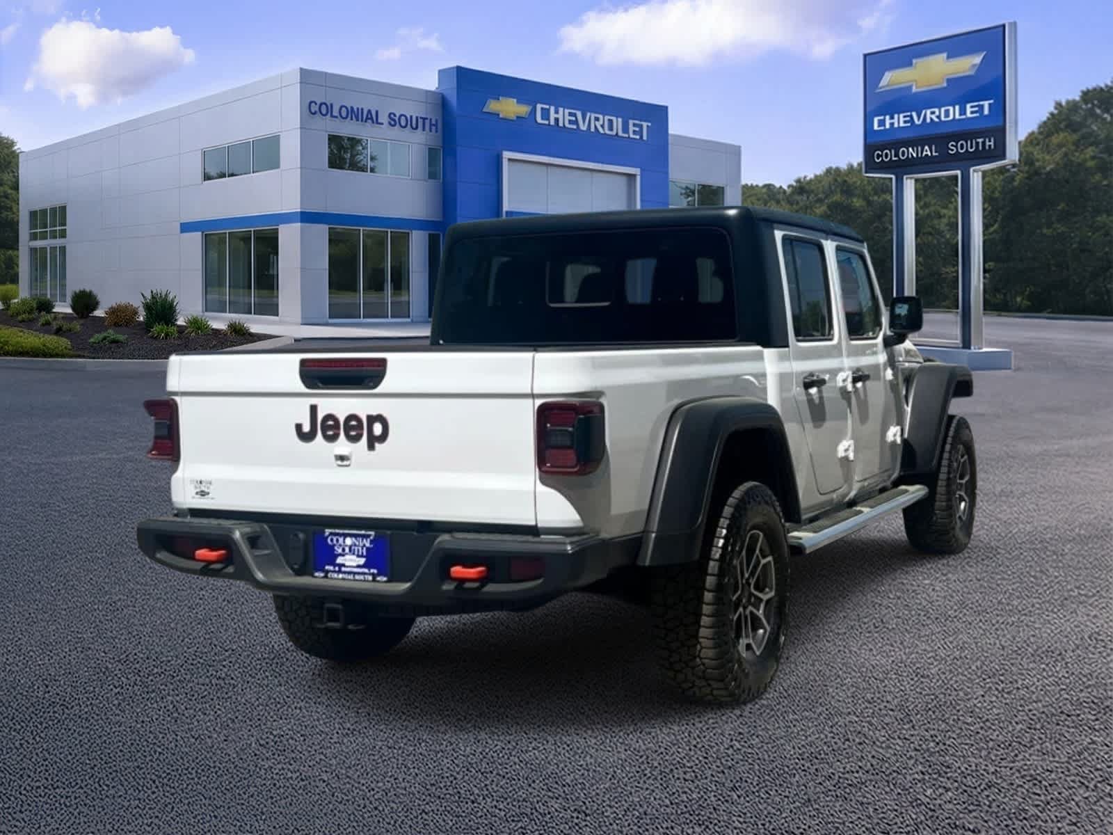 Used 2024 Jeep Gladiator Mojave w/ Convenience Group AWD/4WD image 6