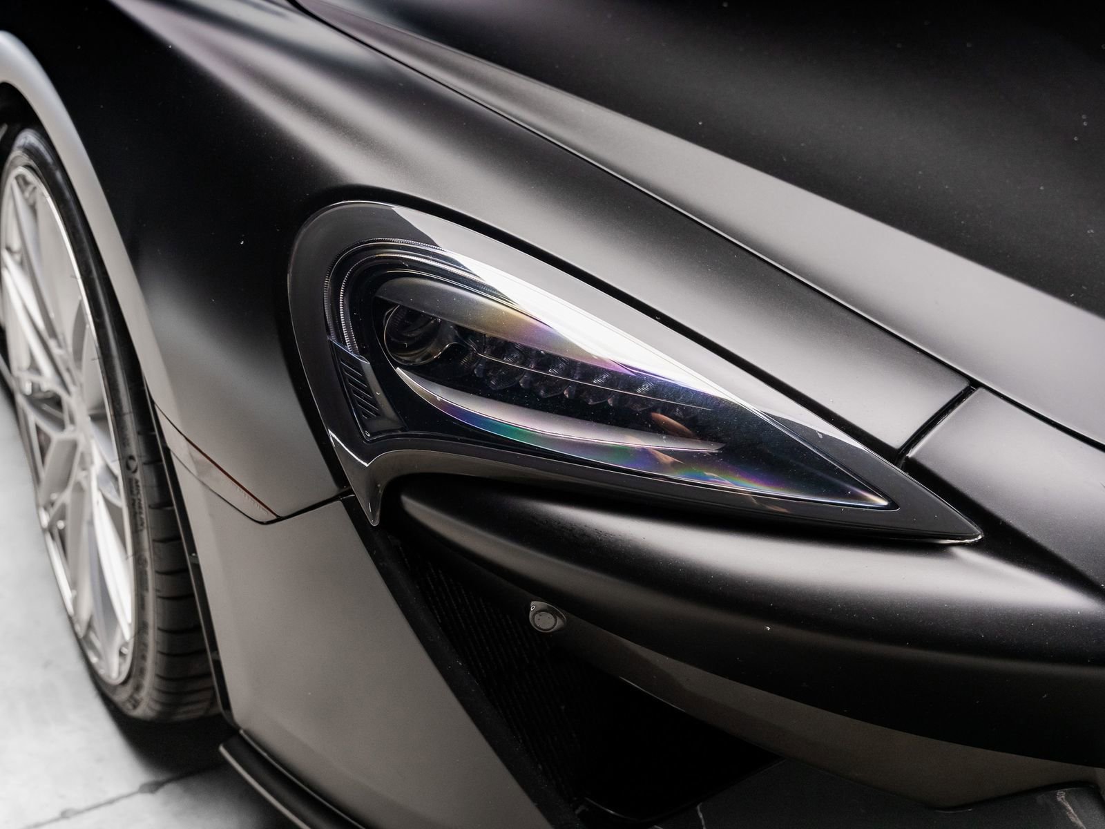 Used 2018 McLaren 570S Spider RWD image 27