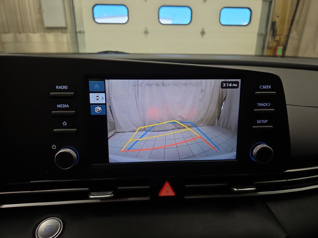 Used 2025 Hyundai Elantra Hybrid FWD image 23