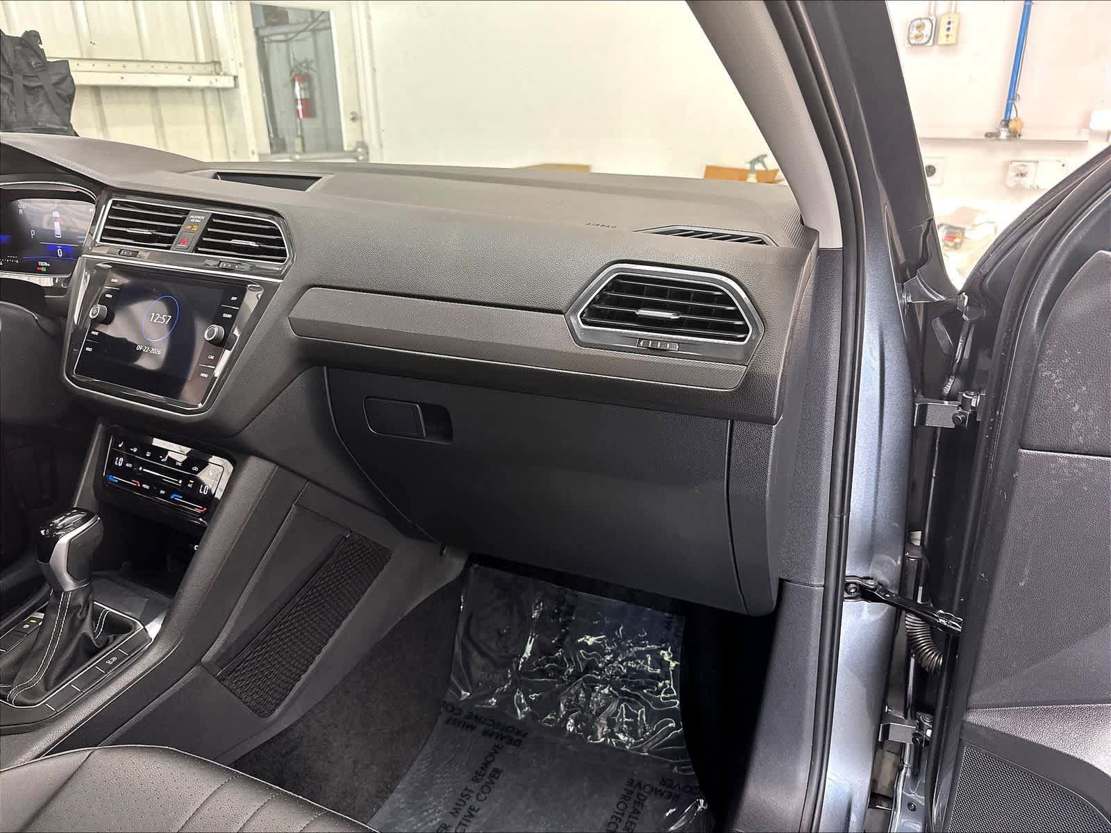 Used 2023 Volkswagen Tiguan SE FWD image 29