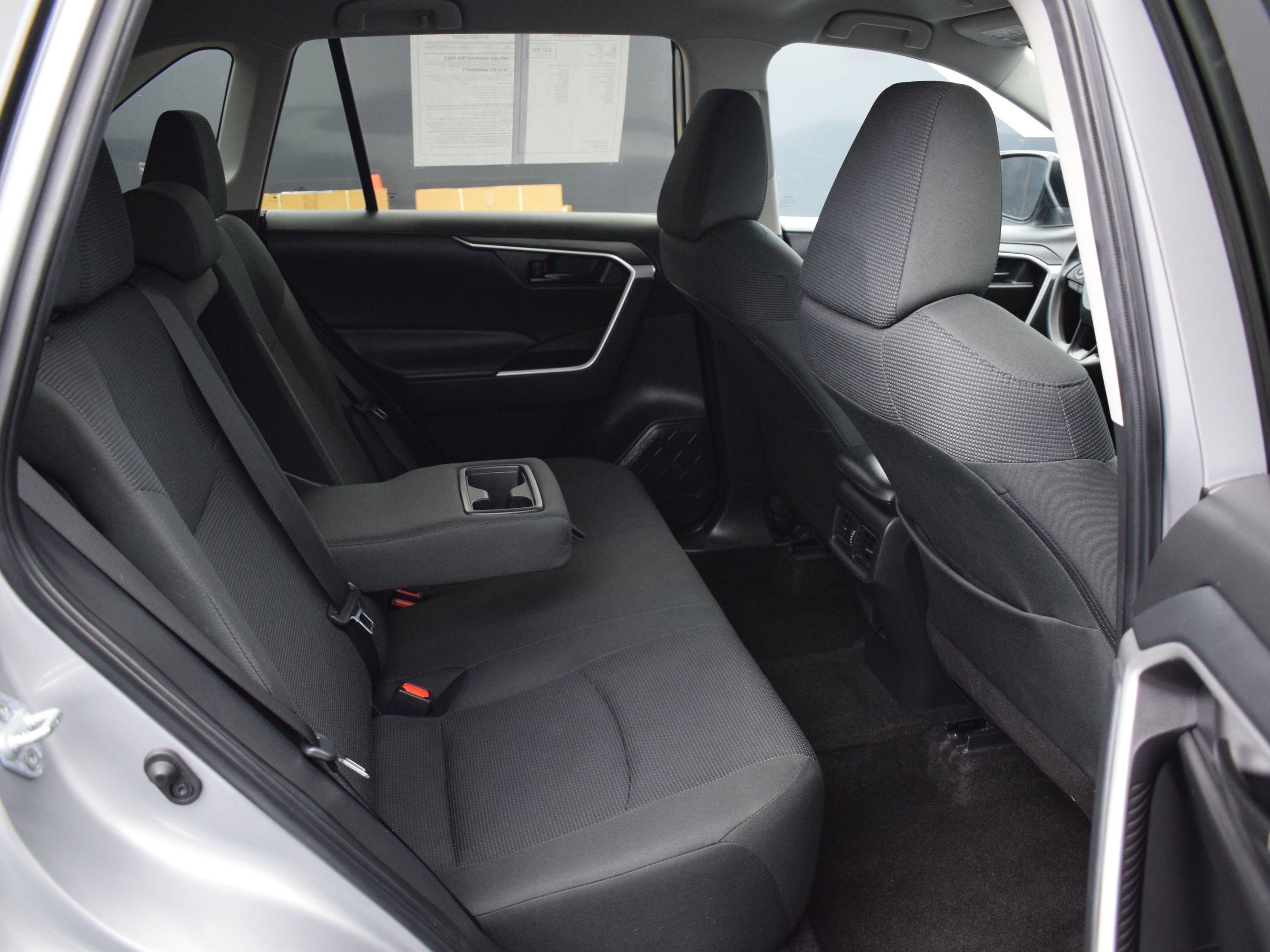 Used 2024 Toyota RAV4 LE AWD/4WD image 11