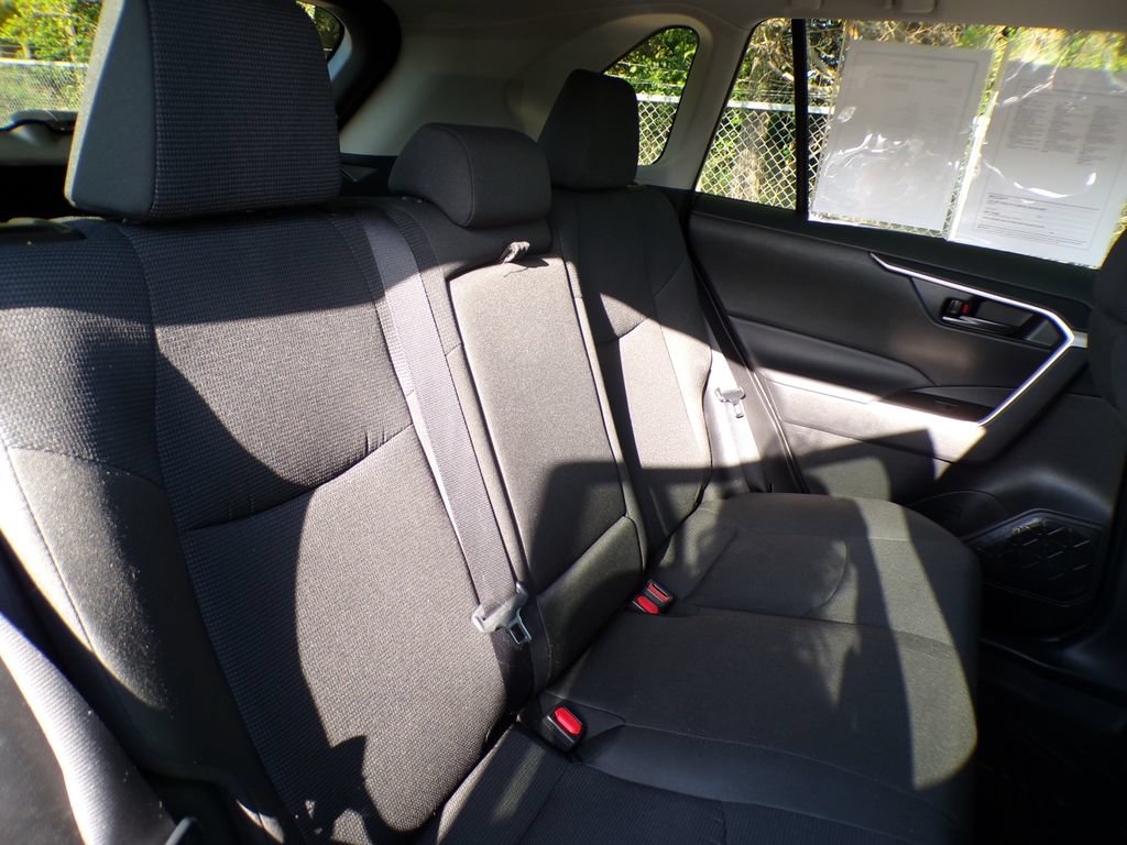 Used 2024 Toyota RAV4 LE AWD/4WD image 18