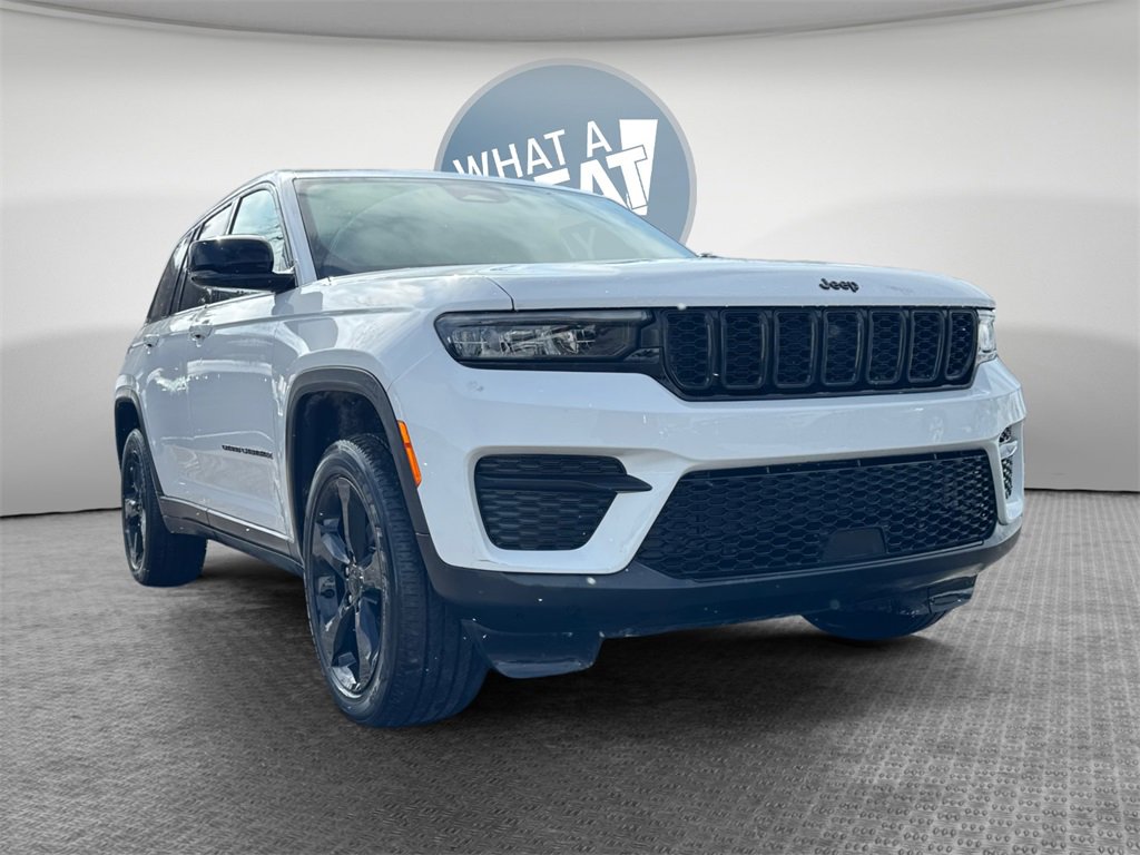 Certified 2023 Jeep Grand Cherokee Altitude image 2