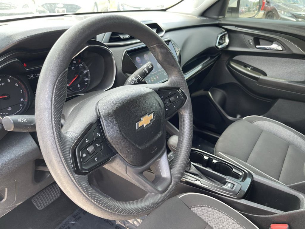 Used 2022 Chevrolet TrailBlazer LT w/ Convenience Package FWD image 37