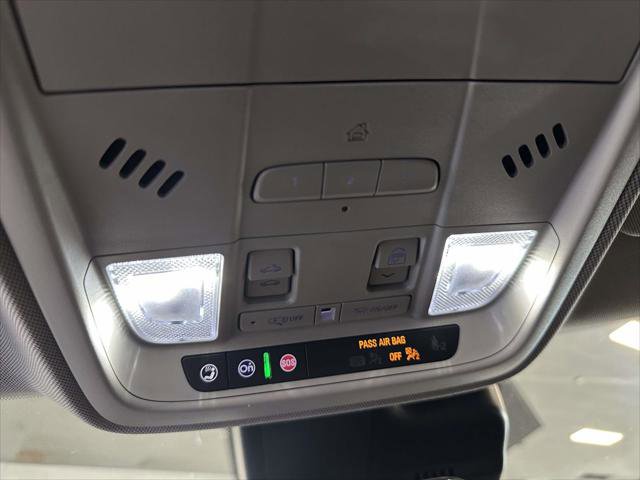 Used 2023 Cadillac XT4 Luxury w/ Cold Weather Package image 39