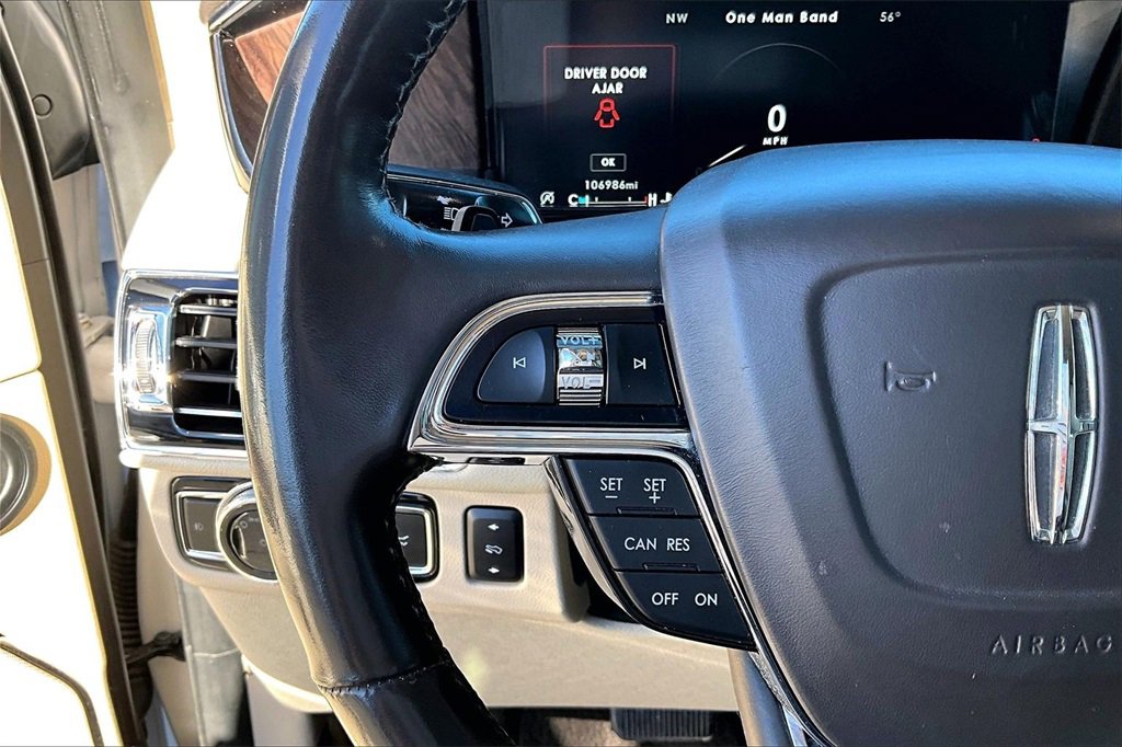 Used 2019 Lincoln Navigator Select image 15