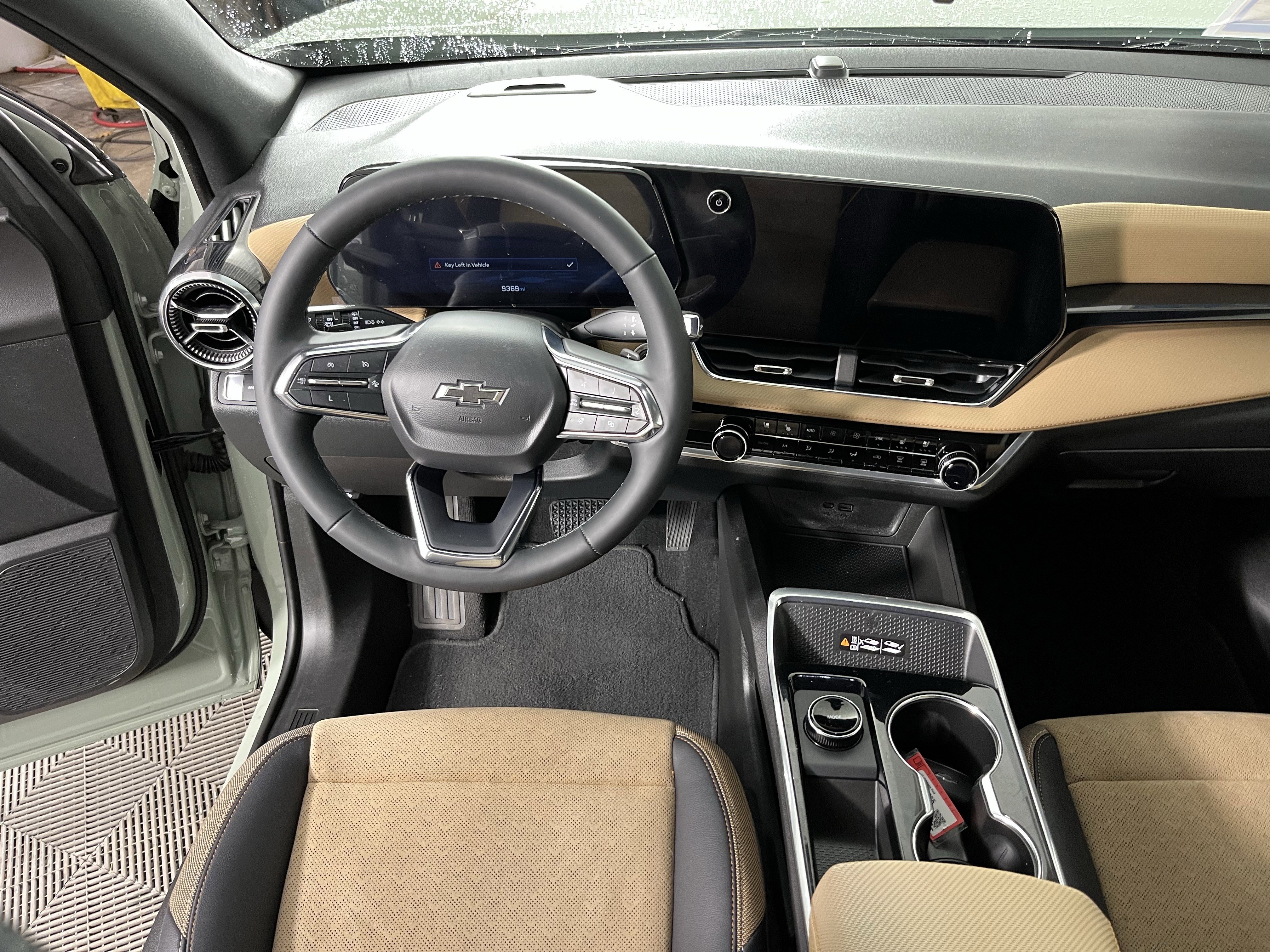 Used 2025 Chevrolet Equinox ACTIV w/ Convenience Package III image 12