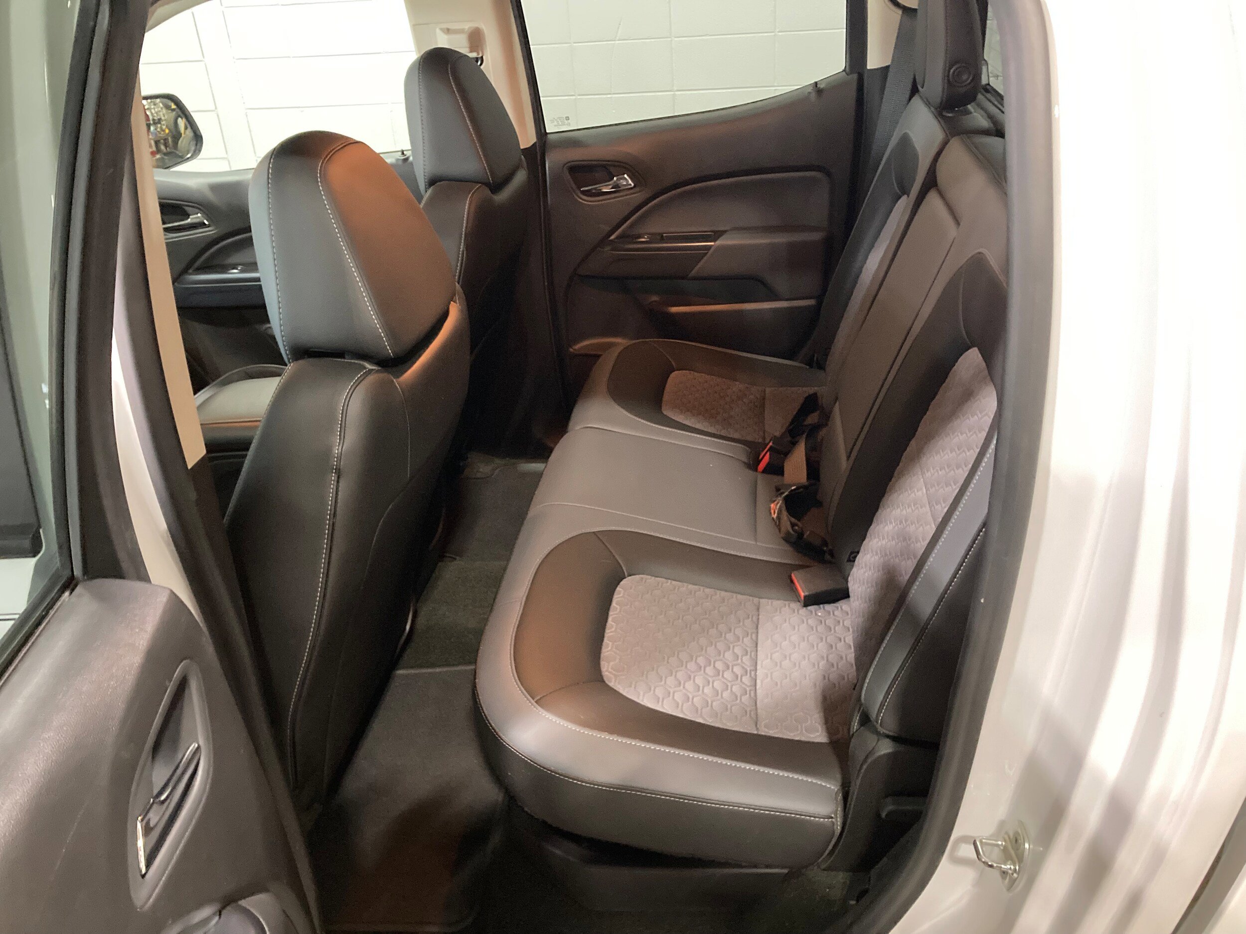 Used 2017 Chevrolet Colorado Z71 AWD/4WD image 17