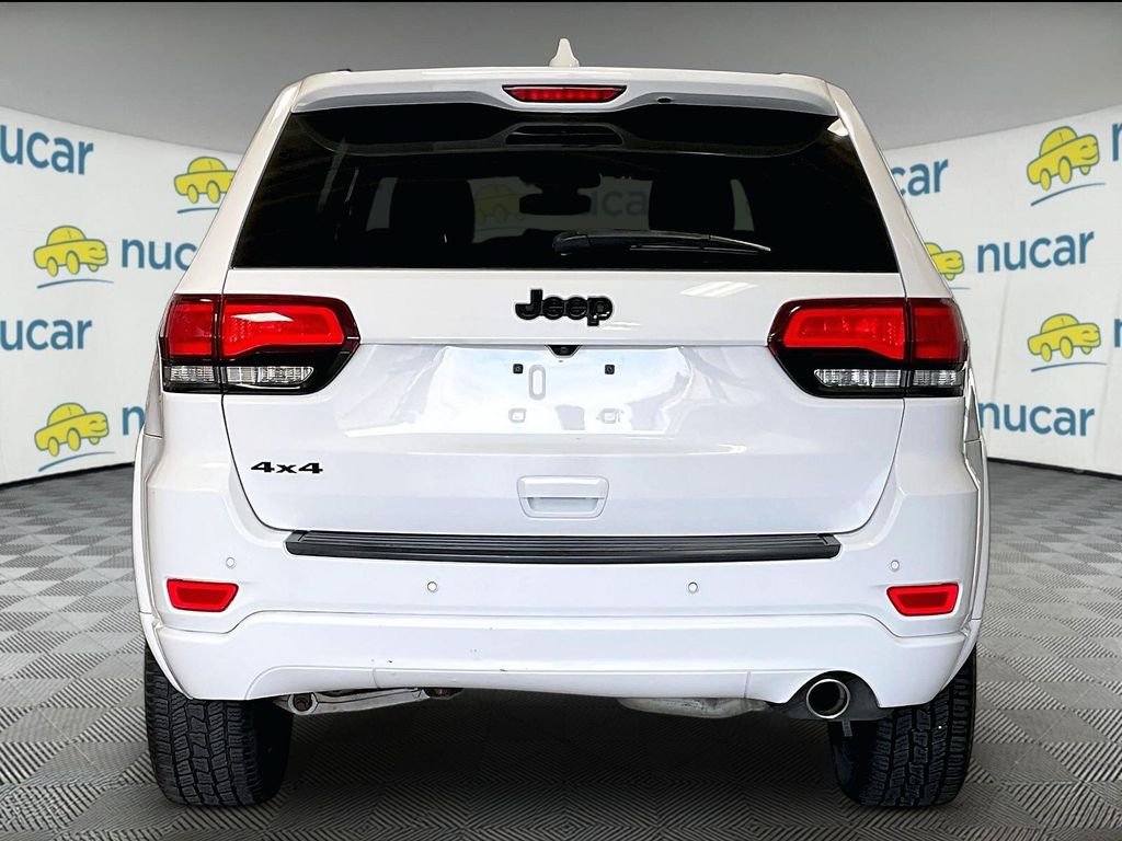 Used 2018 Jeep Grand Cherokee Altitude AWD/4WD image 5