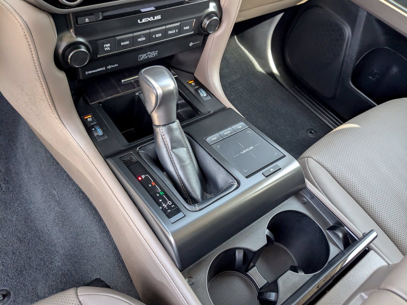 Used 2023 Lexus GX 460 Premium w/ Accessory Package AWD/4WD image 19