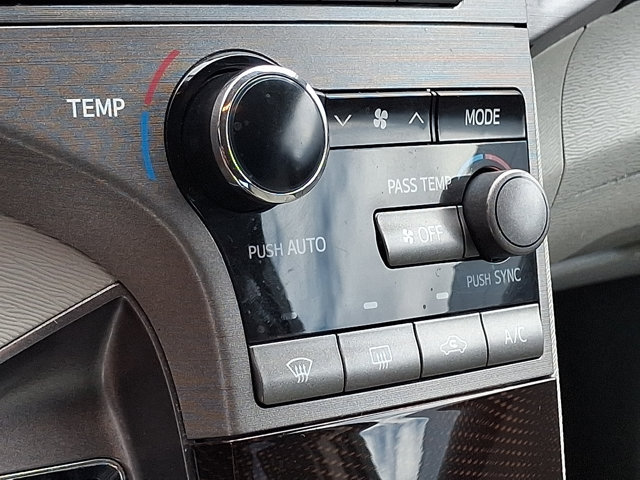 Used 2010 Toyota Venza AWD image 15