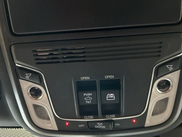 Used 2025 Honda Ridgeline Black Edition image 13