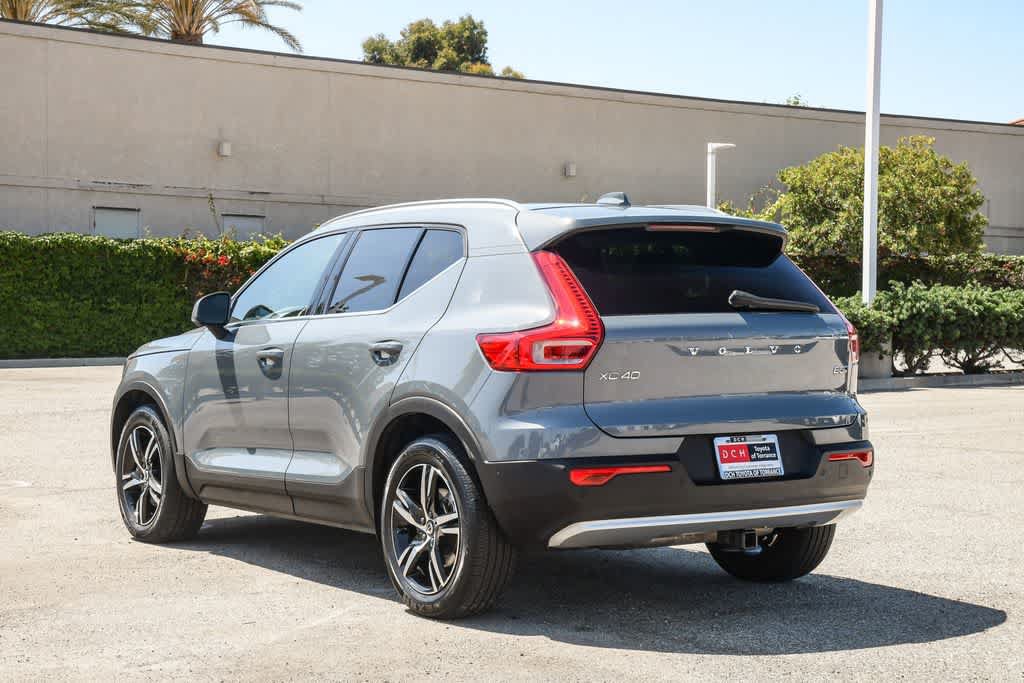 Used 2023 Volvo XC40 B5 Plus AWD/4WD image 7