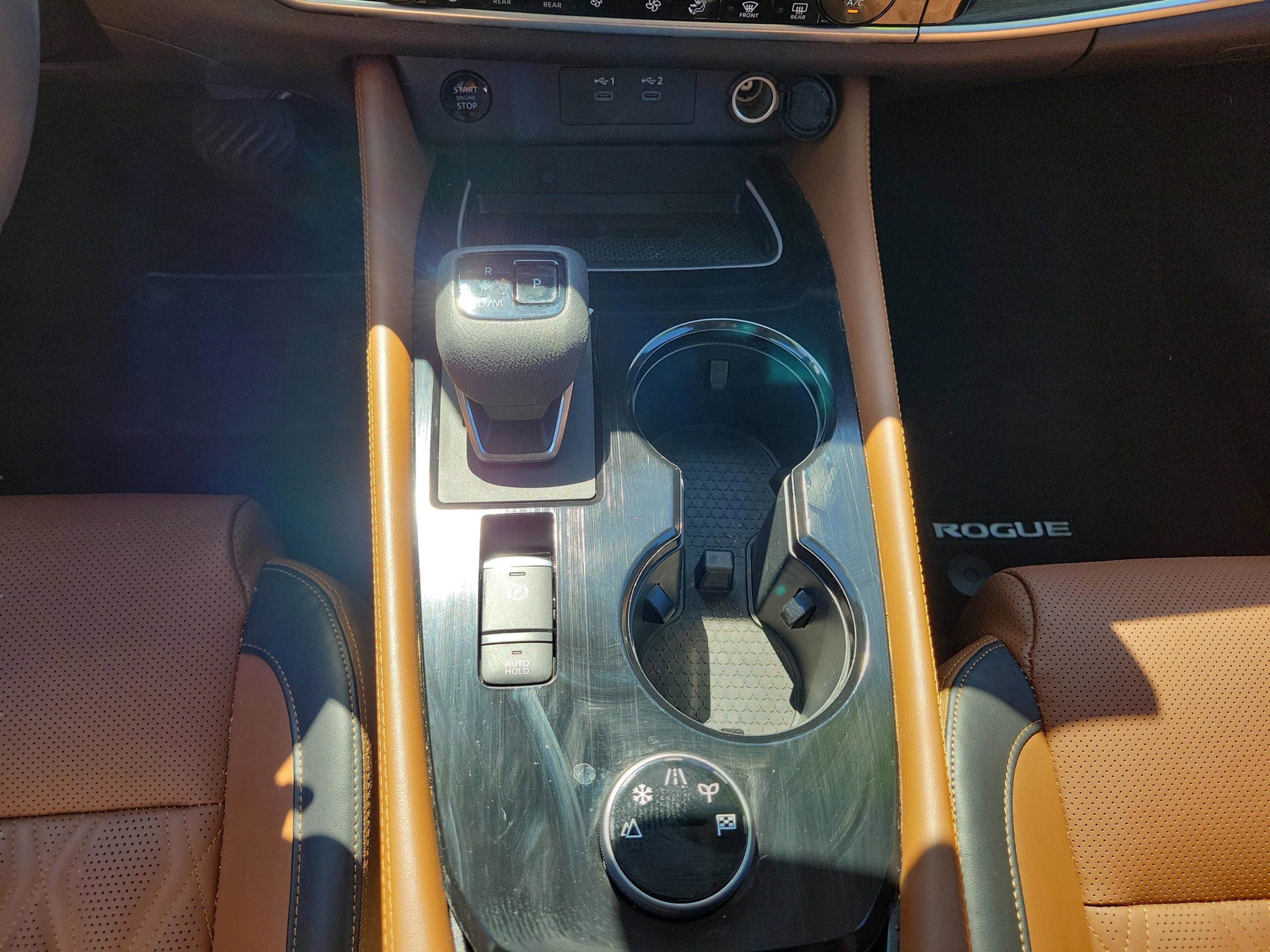 Used 2024 Nissan Rogue Platinum w/ Platinum Premium Package image 15