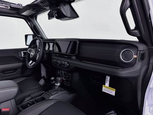 New 2026 Jeep Wrangler Unlimited Sahara AWD/4WD image 28
