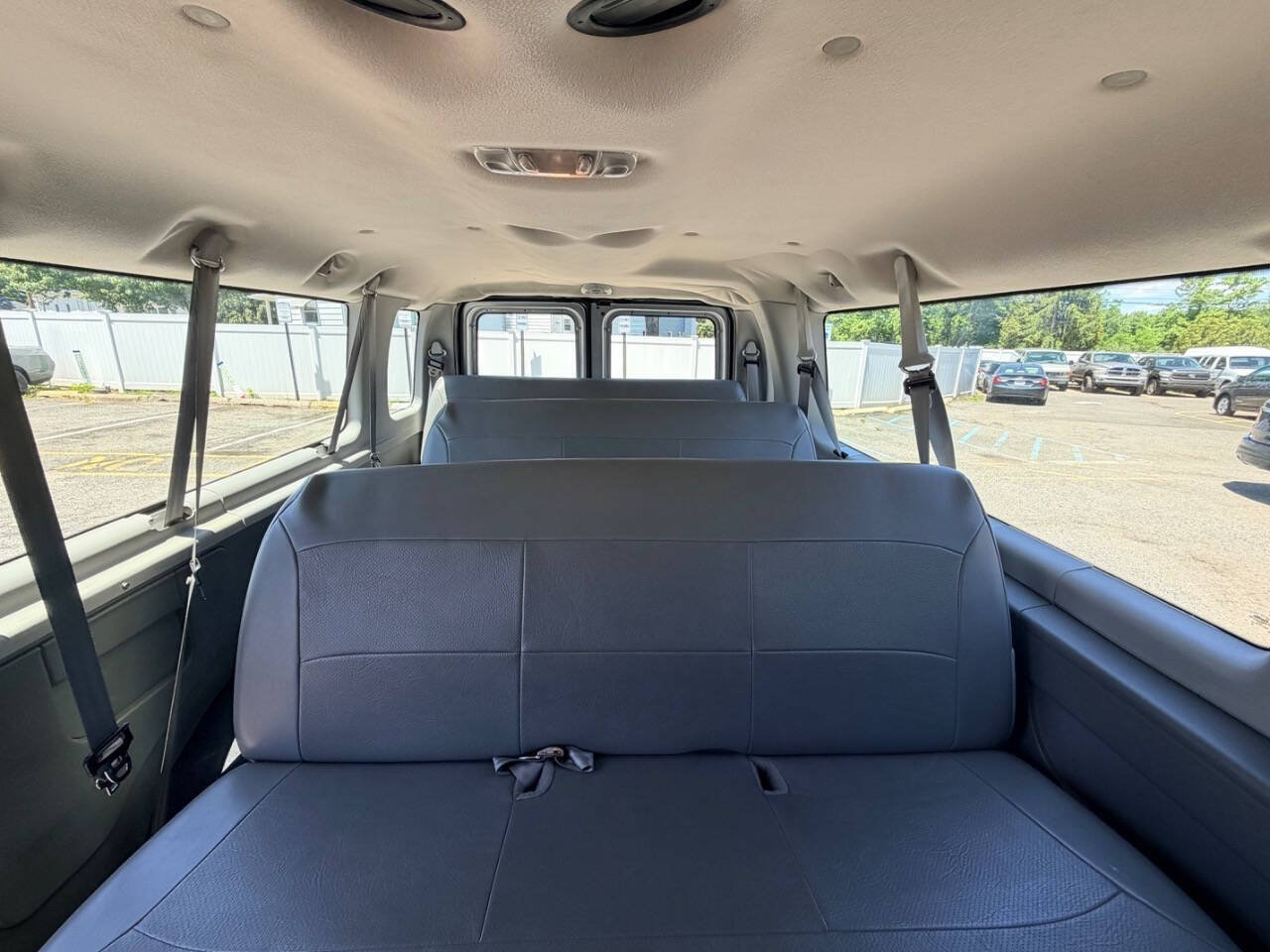 Used 2006 Ford E-350 and Econoline 350 XL RWD image 52