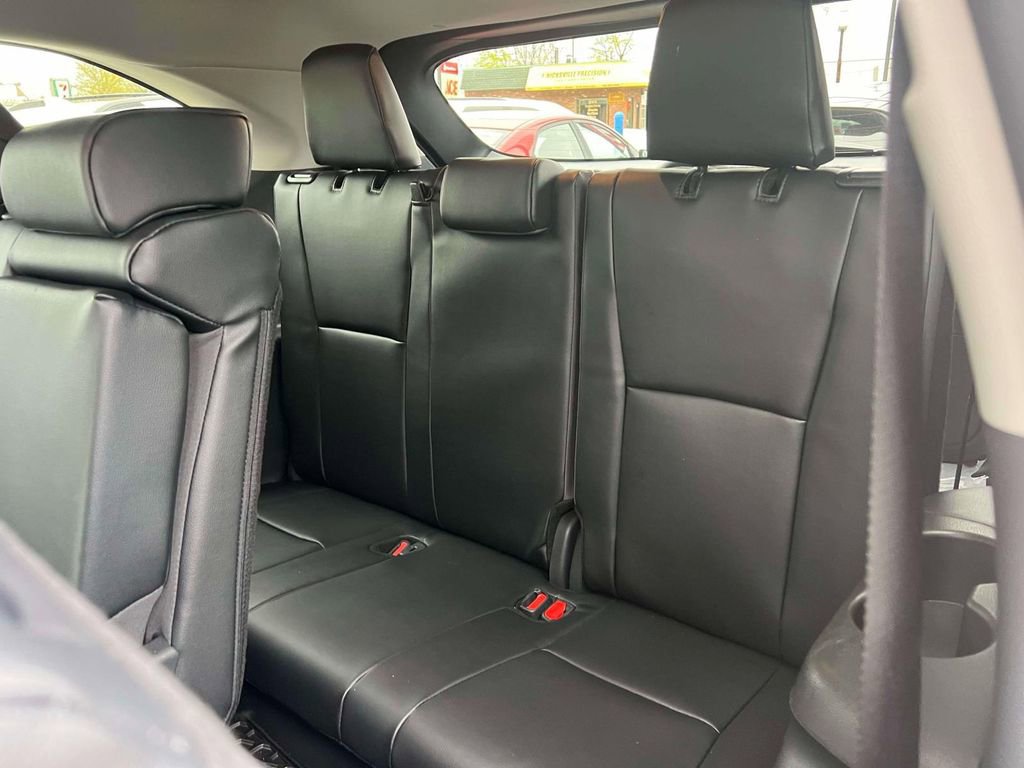 Used 2026 Toyota Highlander XLE AWD/4WD image 16