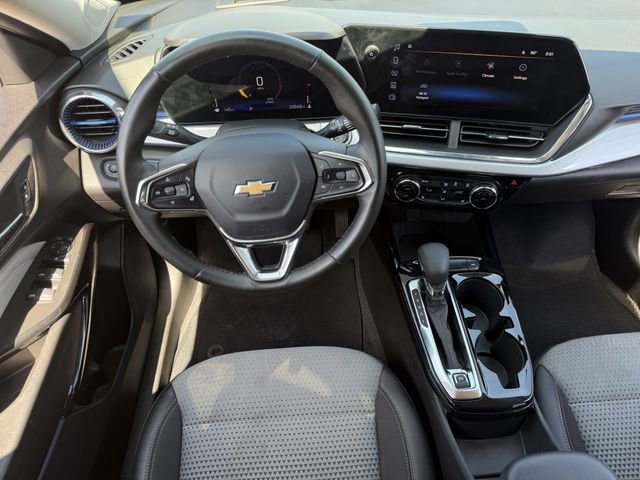 Certified 2025 Chevrolet Trax LT w/ LT Convenience Package FWD image 14