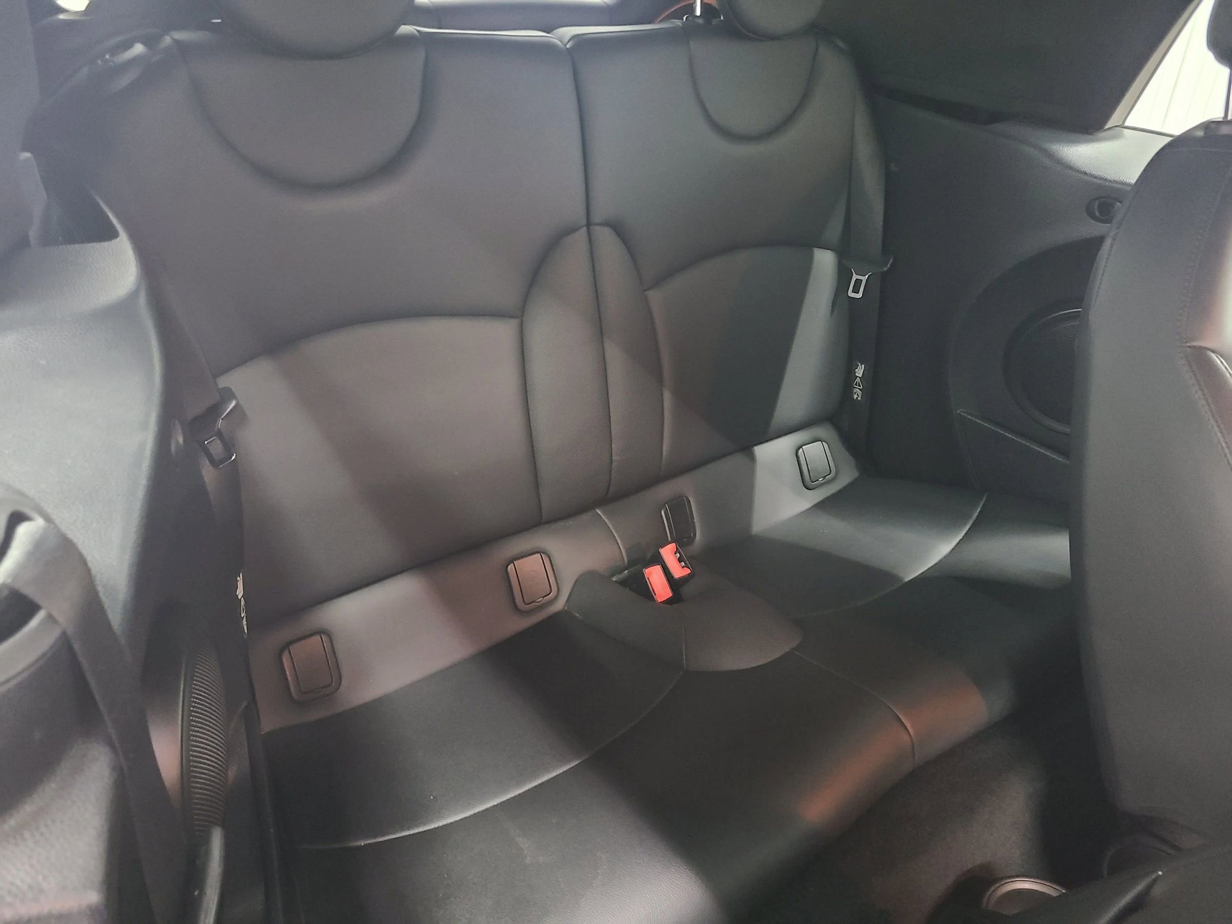 Used 2011 MINI Cooper Convertible image 35